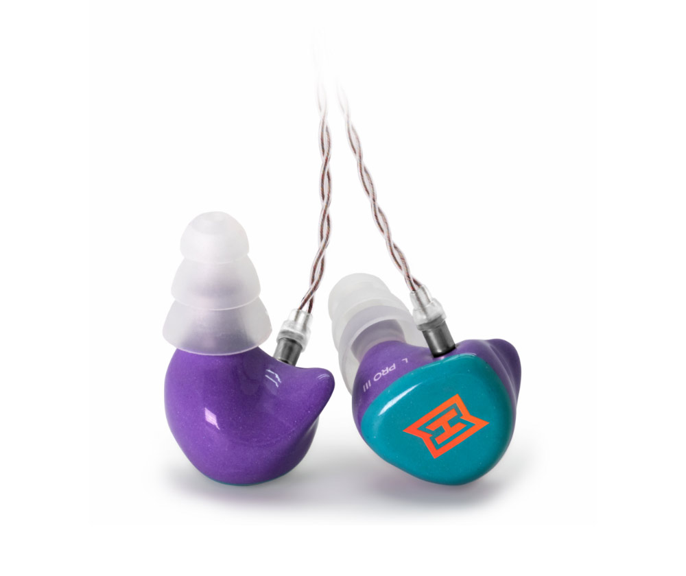 Produktfoto des HEAROS PRO 3 unifit. Der HEAROS PRO 3 unifit ist ein angepasster In Ear Kopfhörer und eignet sich für den professionellen Einsatz von In Ear Monitoring auf der Bühne – für satten Sound für Musiker und Musikliebhaber.